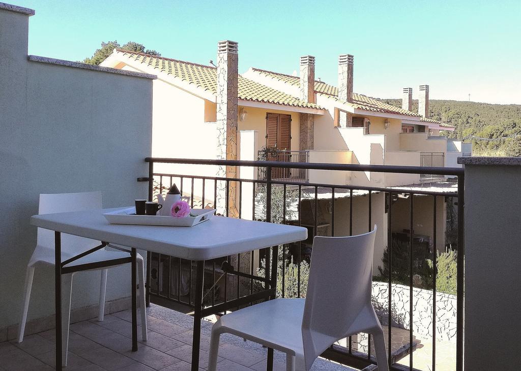 Casa Letizia Lejlighed Porto Pino Eksteriør billede