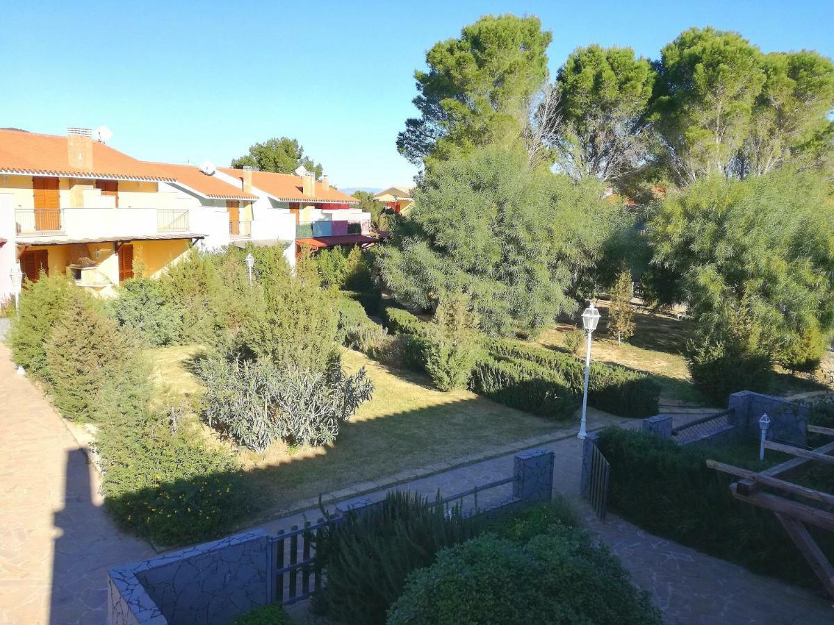 Casa Letizia Lejlighed Porto Pino Eksteriør billede